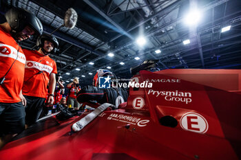 2023-07-29 - 27 DENNIS Jake (gbr), Avalanche Andretti Formula E, Spark-Porsche, Porsche 99X Electric, action during the 2023 Hankook London ePrix, 12th meeting of the 2022-23 ABB FIA Formula E World Championship, on the ExCeL London from July 29 to 30, 2023 in London, United Kingdom - AUTO - 2023 FORMULA E HANKOOK LONDON EPRIX - FORMULA E - MOTORS