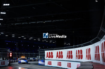 2023-07-29 - Safety Car during the 2023 Hankook London ePrix, 12th meeting of the 2022-23 ABB FIA Formula E World Championship, on the ExCeL London from July 29 to 30, 2023 in London, United Kingdom - AUTO - 2023 FORMULA E HANKOOK LONDON EPRIX - FORMULA E - MOTORS