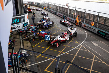 2023-07-29 - Crash and red flag during the 2023 Hankook London ePrix, 12th meeting of the 2022-23 ABB FIA Formula E World Championship, on the ExCeL London from July 29 to 30, 2023 in London, United Kingdom - AUTO - 2023 FORMULA E HANKOOK LONDON EPRIX - FORMULA E - MOTORS