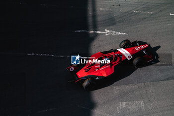 2023-07-29 - 27 DENNIS Jake (gbr), Avalanche Andretti Formula E, Spark-Porsche, Porsche 99X Electric, action during the 2023 Hankook London ePrix, 12th meeting of the 2022-23 ABB FIA Formula E World Championship, on the ExCeL London from July 29 to 30, 2023 in London, United Kingdom - AUTO - 2023 FORMULA E HANKOOK LONDON EPRIX - FORMULA E - MOTORS