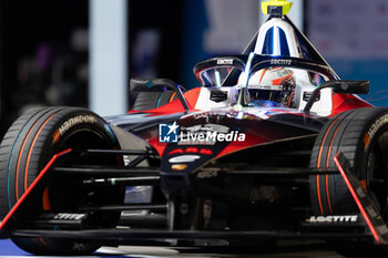 2023-07-29 - 13 DA COSTA Antonio Felix (prt), TAG HAUER Porsche Formula E Team, Porsche 99X Electric, action during the 2023 Hankook London ePrix, 12th meeting of the 2022-23 ABB FIA Formula E World Championship, on the ExCeL London from July 29 to 30, 2023 in London, United Kingdom - AUTO - 2023 FORMULA E HANKOOK LONDON EPRIX - FORMULA E - MOTORS