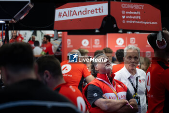 2023-07-29 - ANDRETTI Michael (usa), team Owner of Andretti Motorsport, portrait during the 2023 Hankook London ePrix, 12th meeting of the 2022-23 ABB FIA Formula E World Championship, on the ExCeL London from July 29 to 30, 2023 in London, United Kingdom - AUTO - 2023 FORMULA E HANKOOK LONDON EPRIX - FORMULA E - MOTORS