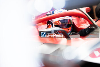 2023-07-29 - 27 DENNIS Jake (gbr), Avalanche Andretti Formula E, Spark-Porsche, Porsche 99X Electric, portrait during the 2023 Hankook London ePrix, 12th meeting of the 2022-23 ABB FIA Formula E World Championship, on the ExCeL London from July 29 to 30, 2023 in London, United Kingdom - AUTO - 2023 FORMULA E HANKOOK LONDON EPRIX - FORMULA E - MOTORS