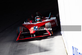 2023-07-30 - 23 FENESTRAZ Sacha (fra), Nissan Formula E Team, Spark-Nissan, Nissan e-4ORCE 04, action during the 2023 Hankook London ePrix, 12th meeting of the 2022-23 ABB FIA Formula E World Championship, on the ExCeL London from July 29 to 30, 2023 in London, United Kingdom - AUTO - 2023 FORMULA E HANKOOK LONDON EPRIX - FORMULA E - MOTORS