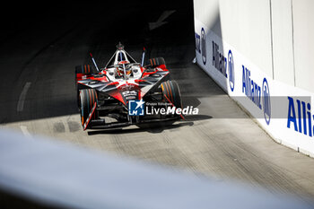 2023-07-30 - 94 WEHRLEIN Pascal (ger), TAG HAUER Porsche Formula E Team, Porsche 99X Electric, action during the 2023 Hankook London ePrix, 12th meeting of the 2022-23 ABB FIA Formula E World Championship, on the ExCeL London from July 29 to 30, 2023 in London, United Kingdom - AUTO - 2023 FORMULA E HANKOOK LONDON EPRIX - FORMULA E - MOTORS