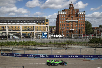 2023-07-30 - 16 BUEMI Sébastien (swi), Envision Racing, Spark-Jaguar, Jaguar I - Time 6, action during the 2023 Hankook London ePrix, 12th meeting of the 2022-23 ABB FIA Formula E World Championship, on the ExCeL London from July 29 to 30, 2023 in London, United Kingdom - AUTO - 2023 FORMULA E HANKOOK LONDON EPRIX - FORMULA E - MOTORS