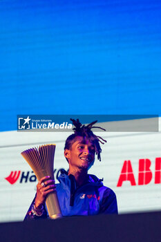 2023-07-30 - Jaden Smith, actor at the podium during the 2023 Hankook London ePrix, 12th meeting of the 2022-23 ABB FIA Formula E World Championship, on the ExCeL London from July 29 to 30, 2023 in London, United Kingdom - AUTO - 2023 FORMULA E HANKOOK LONDON EPRIX - FORMULA E - MOTORS