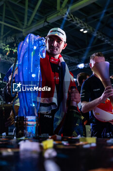 2023-07-30 - DENNIS Jake (gbr), Avalanche Andretti Formula E, Spark-Porsche, Porsche 99X Electric, portrait at the podium during the 2023 Hankook London ePrix, 12th meeting of the 2022-23 ABB FIA Formula E World Championship, on the ExCeL London from July 29 to 30, 2023 in London, United Kingdom - AUTO - 2023 FORMULA E HANKOOK LONDON EPRIX - FORMULA E - MOTORS