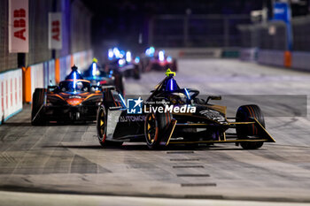 2023-07-30 - 25 VERGNE Jean-Eric (fra), DS Penske Formula E Team, Spark-DS, DS E-Tense FE23, action during the 2023 Hankook London ePrix, 12th meeting of the 2022-23 ABB FIA Formula E World Championship, on the ExCeL London from July 29 to 30, 2023 in London, United Kingdom - AUTO - 2023 FORMULA E HANKOOK LONDON EPRIX - FORMULA E - MOTORS