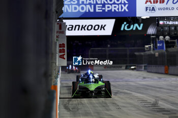 2023-07-30 - 27 DENNIS Jake (gbr), Avalanche Andretti Formula E, Spark-Porsche, Porsche 99X Electric, action during the 2023 Hankook London ePrix, 12th meeting of the 2022-23 ABB FIA Formula E World Championship, on the ExCeL London from July 29 to 30, 2023 in London, United Kingdom - AUTO - 2023 FORMULA E HANKOOK LONDON EPRIX - FORMULA E - MOTORS