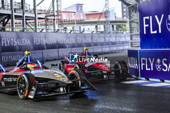 2023-07-30 - 36 LOTTERER André (ger), Avalanche Andretti Formula E, Spark-Porsche, Porsche 99X Electric, action 08 MERHI Roberto (spa), Mahindra Racing, Spark-Mahindra, Mahindra M9-Electro, action during the 2023 Hankook London ePrix, 12th meeting of the 2022-23 ABB FIA Formula E World Championship, on the ExCeL London from July 29 to 30, 2023 in London, United Kingdom - AUTO - 2023 FORMULA E HANKOOK LONDON EPRIX - FORMULA E - MOTORS