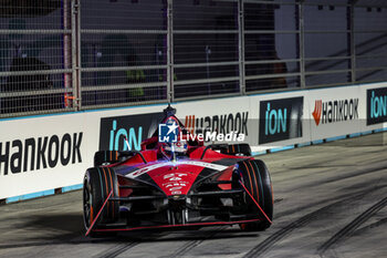 2023-07-30 - 27 DENNIS Jake (gbr), Avalanche Andretti Formula E, Spark-Porsche, Porsche 99X Electric, action during the 2023 Hankook London ePrix, 12th meeting of the 2022-23 ABB FIA Formula E World Championship, on the ExCeL London from July 29 to 30, 2023 in London, United Kingdom - AUTO - 2023 FORMULA E HANKOOK LONDON EPRIX - FORMULA E - MOTORS