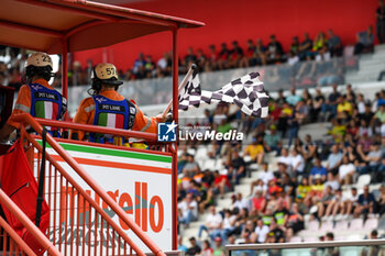 2023-06-10 - End of race flag of Mugello International Circuit view - TISSOT SPRINT MOTOGP GRAND PRIX OF ITALY - MOTOGP - MOTORS