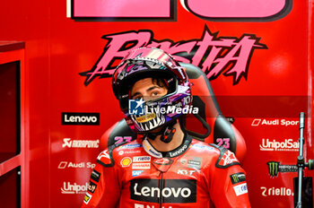 2023-06-09 - Enea Bastianini IT Ducati Lenovo Team Ducati waits in the box - FREE PRACTICE MOTOGP GRAND PRIX OF ITALY - MOTOGP - MOTORS