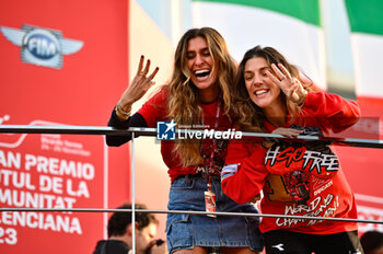 2023-11-26 - Domizia Castagnini girlfriend of Francesco Bagnaia celebrates a victory at the end of World Championship - 2023 MOTOGP GRAND PRIX OF SPAIN - GRAN PREMIO MOTUL DE LA COMUNITAT VALENCIANA - RACE E PRESS CONFERENCE - MOTOGP - MOTORS