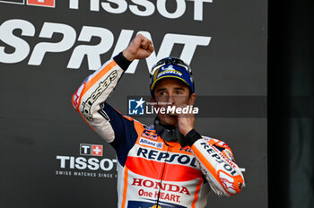 2023-11-25 - Marquez Marc SPA Repsol Honda Team Honda celebrate celebrates third place at MotoGP Tissot Sprint Race - 2023 MOTOGP GRAND PRIX OF SPAIN - GRAN PREMIO MOTUL DE LA COMUNITAT VALENCIANA - TISSOT SPRINT RACE - MOTOGP - MOTORS