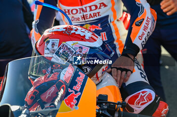 2023-11-25 - Detail of Helmet of Marquez Marc SPA Repsol Honda Team Honda - 2023 MOTOGP GRAND PRIX OF SPAIN - GRAN PREMIO MOTUL DE LA COMUNITAT VALENCIANA - TISSOT SPRINT RACE - MOTOGP - MOTORS