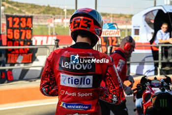 2023-11-25 - Bagnaia Francesco ITA Ducati Lenovo Team Ducati portrait waits in the box - 2023 MOTOGP GRAND PRIX OF SPAIN - GRAN PREMIO MOTUL DE LA COMUNITAT VALENCIANA - TISSOT SPRINT RACE - MOTOGP - MOTORS
