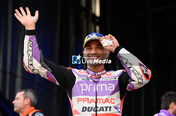2023-11-25 - Martin Jorge SPA Prima Pramac Racing Ducati celebrate the podium of the MotoGP Tissot Sprint race - 2023 MOTOGP GRAND PRIX OF SPAIN - GRAN PREMIO MOTUL DE LA COMUNITAT VALENCIANA - TISSOT SPRINT RACE - MOTOGP - MOTORS