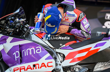 2023-11-25 - Martin Jorge SPA Prima Pramac Racing Ducati celebrate the podium of the MotoGP Tissot Sprint race - 2023 MOTOGP GRAND PRIX OF SPAIN - GRAN PREMIO MOTUL DE LA COMUNITAT VALENCIANA - TISSOT SPRINT RACE - MOTOGP - MOTORS