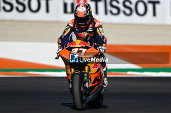 2023-11-24 - P. Acosta ES Red Bull KTM Ajo Moto2 - 2023 MOTOGP GRAND PRIX OF SPAIN - GRAN PREMIO MOTUL DE LA COMUNITAT VALENCIANA - PRACTICE - MOTOGP - MOTORS