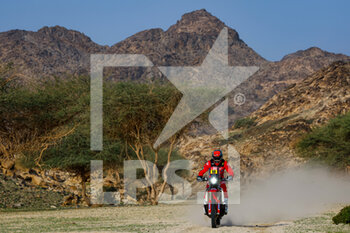 2023-01-01 - 68 SCHAREINA Tosha (spa), BAS World KTM Racing Team, KTM, Moto, action during the Stage 1 of the Dakar 2023 around Sea Camp, on January 1st, 2023 near Yanbu, Saudi Arabia - AUTO - DAKAR 2023 - STAGE 1 - RALLY - MOTORS