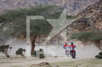 2023-01-01 - 108 BARTHELEMY Julien (fra), RS Moto Racing Team, Honda, Moto, 109 DURAND Kevin (fra), RS Moto Racing Team, Honda, Moto, action during the Stage 1 of the Dakar 2023 around Sea Camp, on January 1st, 2023 near Yanbu, Saudi Arabia - AUTO - DAKAR 2023 - STAGE 1 - RALLY - MOTORS