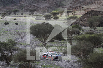 2023-01-02 - 207 SAINZ Carlos (spa), CRUZ Lucas (spa), Team Audi Sport, Audi RS Q e-tron E2, Auto, action during the Stage 2 of the Dakar 2023 between Sea Camp and Al-'Ula, on January 2nd, 2023 in Al-'Ula, Saudi Arabia - AUTO - DAKAR 2023 - STAGE 2 - RALLY - MOTORS