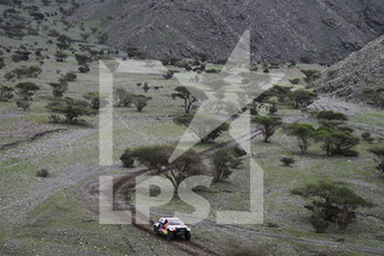 2023-01-02 - 200 AL-ATTIYAH Nasser (qat), BAUMEL Mathieu (fra), Toyota Gazoo Racing, Toyota Hilux, Auto, FIA W2RC, action during the Stage 2 of the Dakar 2023 between Sea Camp and Al-'Ula, on January 2nd, 2023 in Al-'Ula, Saudi Arabia - AUTO - DAKAR 2023 - STAGE 2 - RALLY - MOTORS