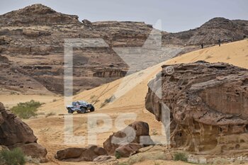 2023-01-03 - 215 VAN LOON Erik (nld), DELAUNAY Sébastien (fra), Overdrive Racing, Toyota Hilux, Auto, FIA W2RC, action during the Stage 3 of the Dakar 2023 between Al-'Ula and Haïl, on January 3rd, 2023 in Haïl, Saudi Arabia - AUTO - DAKAR 2023 - STAGE 3 - RALLY - MOTORS