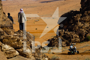 2023-01-04 - Landscape, locals during the Stage 4 of the Dakar 2023 around Haïl, on January 4th, 2023 in Haïl, Saudi Arabia - AUTO - DAKAR 2023 - STAGE 4 - RALLY - MOTORS