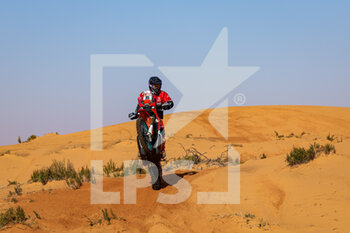 2023-01-06 - 85 DENG Liansong (chn), Kove Rally Team, Kove, Moto, action during the Stage 6 of the Dakar 2023 between Haïl and Riyadh, on January 6th, 2023 in Haïl, Saudi Arabia - AUTO - DAKAR 2023 - STAGE 6 - RALLY - MOTORS
