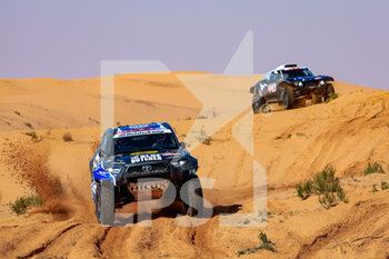 2023-01-06 - 215 VAN LOON Erik (nld), DELAUNAY Sébastien (fra), Overdrive Racing, Toyota Hilux, Auto, FIA W2RC, action during the Stage 6 of the Dakar 2023 between Haïl and Riyadh, on January 6th, 2023 in Haïl, Saudi Arabia - AUTO - DAKAR 2023 - STAGE 6 - RALLY - MOTORS
