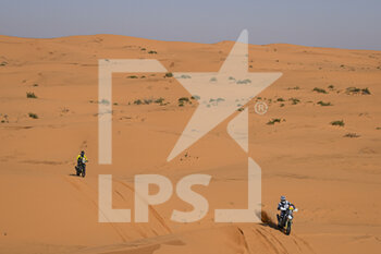 2023-01-06 - 77 BENAVIDES Luciano (arg), Husqvarna Factory Racing, Husqvarna, Moto, FIM W2RC, action during the Stage 6 of the Dakar 2023 between Haïl and Riyadh, on January 6th, 2023 in Haïl, Saudi Arabia - AUTO - DAKAR 2023 - STAGE 6 - RALLY - MOTORS