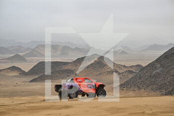 2023-01-07 - 230 MORAES Lucas (bra), GOTTSCHALK Timo (ger), Overdrive Racing, Toyota Hilux, Auto, action during the Stage 7 of the Dakar 2023 between Riyadh and Al Duwadimi, on January 7th, 2023 in Al Duwadimi, Saudi Arabia - AUTO - DAKAR 2023 - STAGE 7 - RALLY - MOTORS