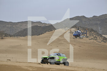 2023-01-07 - 212 HALPERN Sebastian (arg), GRAUE Bernardo (arg), X-Raid Mini JCW Team, Mini John Cooper Works Rally Plus, Auto, FIA W2RC, action during the Stage 7 of the Dakar 2023 between Riyadh and Al Duwadimi, on January 7th, 2023 in Al Duwadimi, Saudi Arabia - AUTO - DAKAR 2023 - STAGE 7 - RALLY - MOTORS
