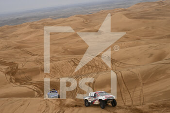 2023-01-08 - 217 LATEGAN Henk (zaf), CUMMINGS Brett (zaf), Toyota Gazoo Racing, Toyota Hilux, Auto, action during the Stage 8 of the Dakar 2023 between Al Duwadimi and Riyadh, on January 8th, 2023 in Riyadh, Saudi Arabia - AUTO - DAKAR 2023 - STAGE 8 - RALLY - MOTORS