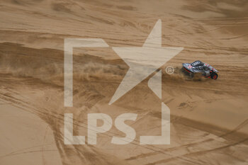 2023-01-08 - 207 SAINZ Carlos (spa), CRUZ Lucas (spa), Team Audi Sport, Audi RS Q e-tron E2, Auto, action during the Stage 8 of the Dakar 2023 between Al Duwadimi and Riyadh, on January 8th, 2023 in Riyadh, Saudi Arabia - AUTO - DAKAR 2023 - STAGE 8 - RALLY - MOTORS