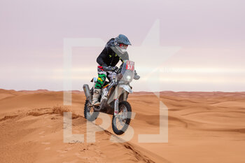 2023-01-10 - 57 DEWI REES-STAVROS Makis (gbr), Stavros, Husqvarna, Moto, Original by Motul, action during the Stage 9 of the Dakar 2023 between Riyadh and Haradh, on January 10th, 2023 in Haradh, Saudi Arabia - AUTO - DAKAR 2023 - STAGE 9 - RALLY - MOTORS