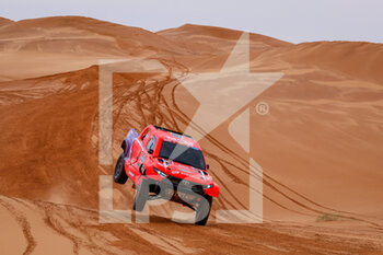 2023-01-10 - 230 MORAES Lucas (bra), GOTTSCHALK Timo (ger), Overdrive Racing, Toyota Hilux, Auto, action during the Stage 9 of the Dakar 2023 between Riyadh and Haradh, on January 10th, 2023 in Haradh, Saudi Arabia - AUTO - DAKAR 2023 - STAGE 9 - RALLY - MOTORS