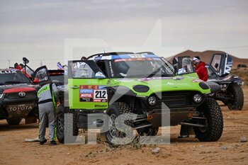 2023-01-10 - 212 HALPERN Sebastian (arg), GRAUE Bernardo (arg), X-Raid Mini JCW Team, Mini John Cooper Works Rally Plus, Auto, FIA W2RC, during the Stage 9 of the Dakar 2023 between Riyadh and Haradh, on January 10th, 2023 in Haradh, Saudi Arabia - AUTO - DAKAR 2023 - STAGE 9 - RALLY - MOTORS