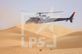 2023-01-11 - HTV3 helicopter during the Stage 10 of the Dakar 2023 between Haradh and Shaybah, on January 11, 2023 in Shaybah, Saudi Arabia - AUTO - DAKAR 2023 - STAGE 10 - RALLY - MOTORS