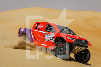 2023-01-11 - 230 MORAES Lucas (bra), GOTTSCHALK Timo (ger), Overdrive Racing, Toyota Hilux, Auto, action during the Stage 10 of the Dakar 2023 between Haradh and Shaybah, on January 11, 2023 in Shaybah, Saudi Arabia - AUTO - DAKAR 2023 - STAGE 10 - RALLY - MOTORS