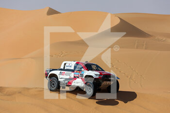 2023-01-11 - 205 DE VILLIERS Giniel (zaf), MURPHY Dennis (zaf), Toyota Gazoo Racing, Toyota Hilux, Auto, action during the Stage 10 of the Dakar 2023 between Haradh and Shaybah, on January 11, 2023 in Shaybah, Saudi Arabia - AUTO - DAKAR 2023 - STAGE 10 - RALLY - MOTORS