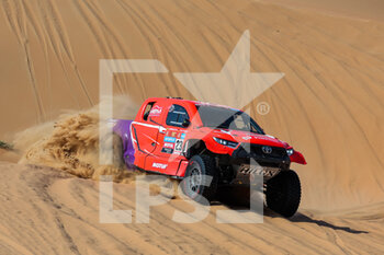2023-01-11 - 230 MORAES Lucas (bra), GOTTSCHALK Timo (ger), Overdrive Racing, Toyota Hilux, Auto, action during the Stage 10 of the Dakar 2023 between Haradh and Shaybah, on January 11, 2023 in Shaybah, Saudi Arabia - AUTO - DAKAR 2023 - STAGE 10 - RALLY - MOTORS