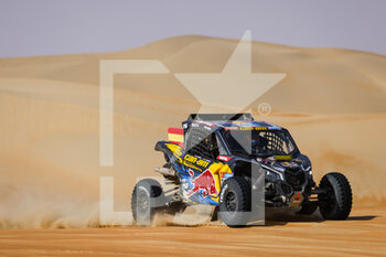 2023-01-11 - 302 GUTIERREZ HERRERO Cristina (spa), MORENO HUETE Pablo (spa), Red Bull Off-Road Junior Team USA presented by BF Goodrich, Can-Am, SSV, FIA W2RC, action during the Stage 10 of the Dakar 2023 between Haradh and Shaybah, on January 11, 2023 in Shaybah, Saudi Arabia - AUTO - DAKAR 2023 - STAGE 10 - RALLY - MOTORS