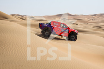 14/01/2023 - 230 MORAES Lucas (bra), GOTTSCHALK Timo (ger), Overdrive Racing, Toyota Hilux, Auto, action during the Stage 13 of the Dakar 2023 between Shaybah and Al-Hofuf, on January 14, 2023 in Al-Hofuf, Saudi Arabia - AUTO - DAKAR 2023 - STAGE 13 - RALLY - MOTORI