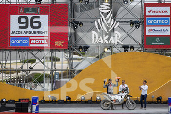 15/01/2023 - ARGUBRIGHT Jacob (usa), Duust Rally Team, Husqvarna, Moto, portrait during the Podium Finish of the Dakar 2023 in Damman, on January 15, 2023 in Damman, Saudi Arabia - AUTO - DAKAR 2023 - PODIUM FINISH - RALLY - MOTORI