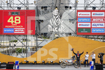 2023-01-15 - PEDREDO GARCIA Joan (spa), Rieju Team, KTM, Moto, Original by Motul, portrait during the Podium Finish of the Dakar 2023 in Damman, on January 15, 2023 in Damman, Saudi Arabia - AUTO - DAKAR 2023 - PODIUM FINISH - RALLY - MOTORS