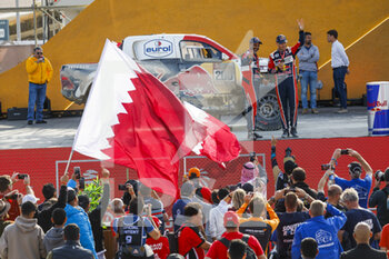 15/01/2023 - 200 AL-ATTIYAH Nasser (qat), BAUMEL Mathieu (fra), Toyota Gazoo Racing, Toyota Hilux, Auto, FIA W2RC, portrait during the Podium Finish of the Dakar 2023 in Damman, on January 15, 2023 in Damman, Saudi Arabia - AUTO - DAKAR 2023 - PODIUM FINISH - RALLY - MOTORI